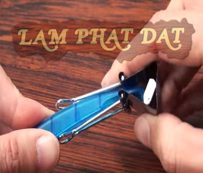 Kẹp lưỡi dao cạo tránh đứt tay