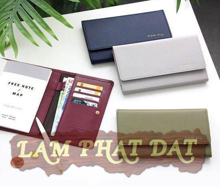 Mẫu ví đựng tiền nắp gập luôn rất được các bạn gái yêu thích