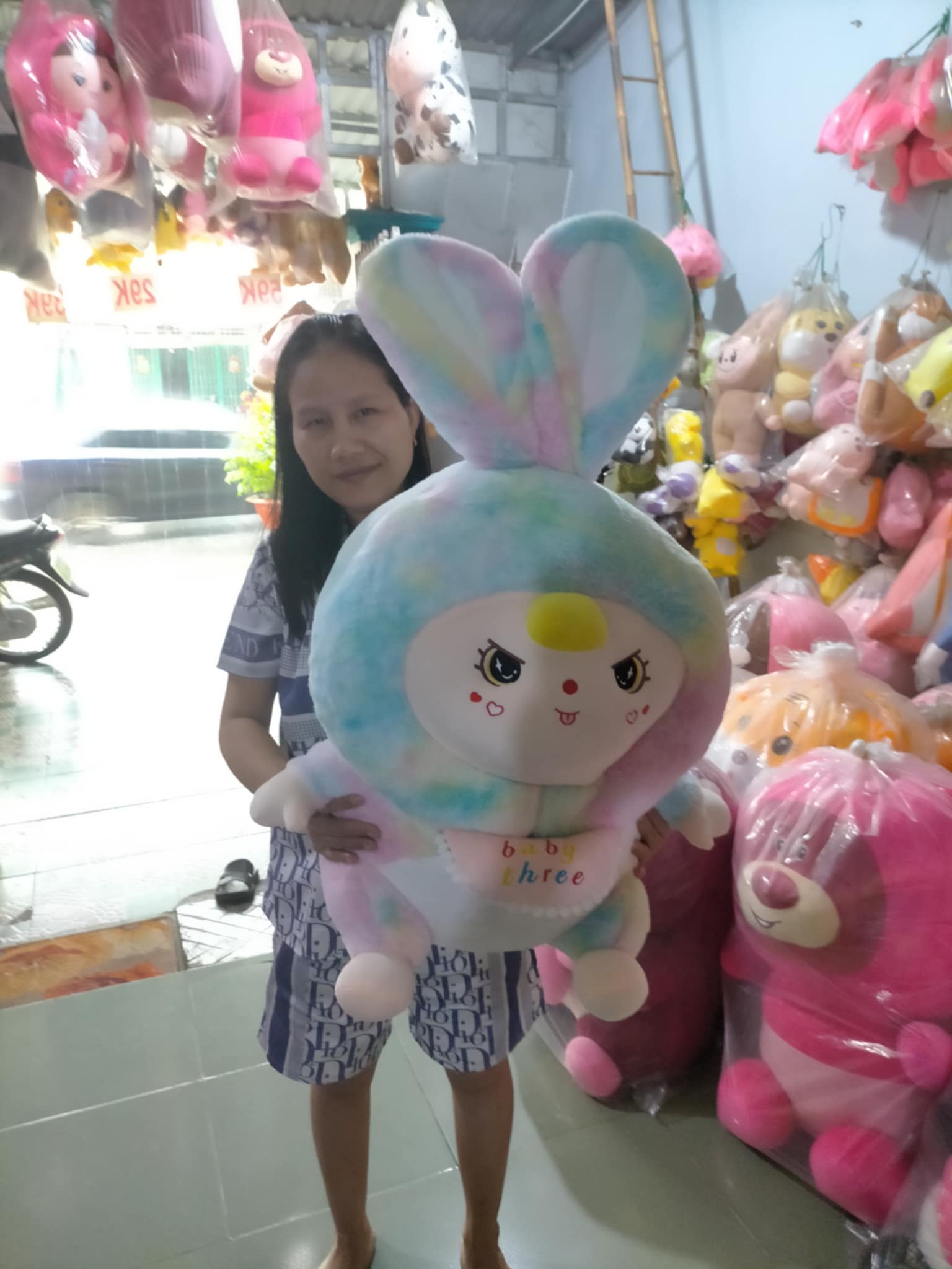 Thỏ Thị Trấn Ngồi Có Yếm 65cm